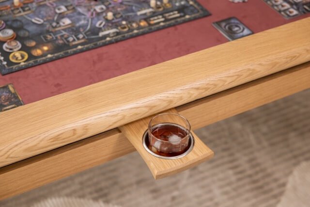 Large cup holder at the table rail